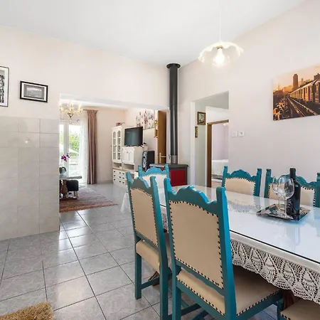 Vakantiehuis Rural Endi *