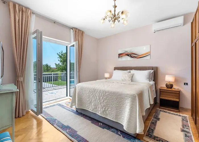 Rural Endi Holiday home Lozovac